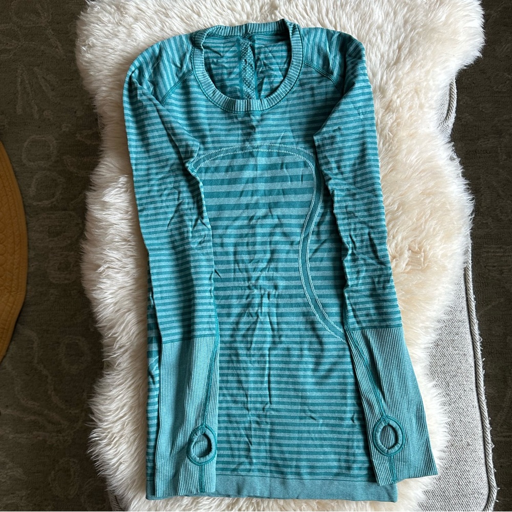 Lululemon Teal Swiftly long sleeve shirt size 6